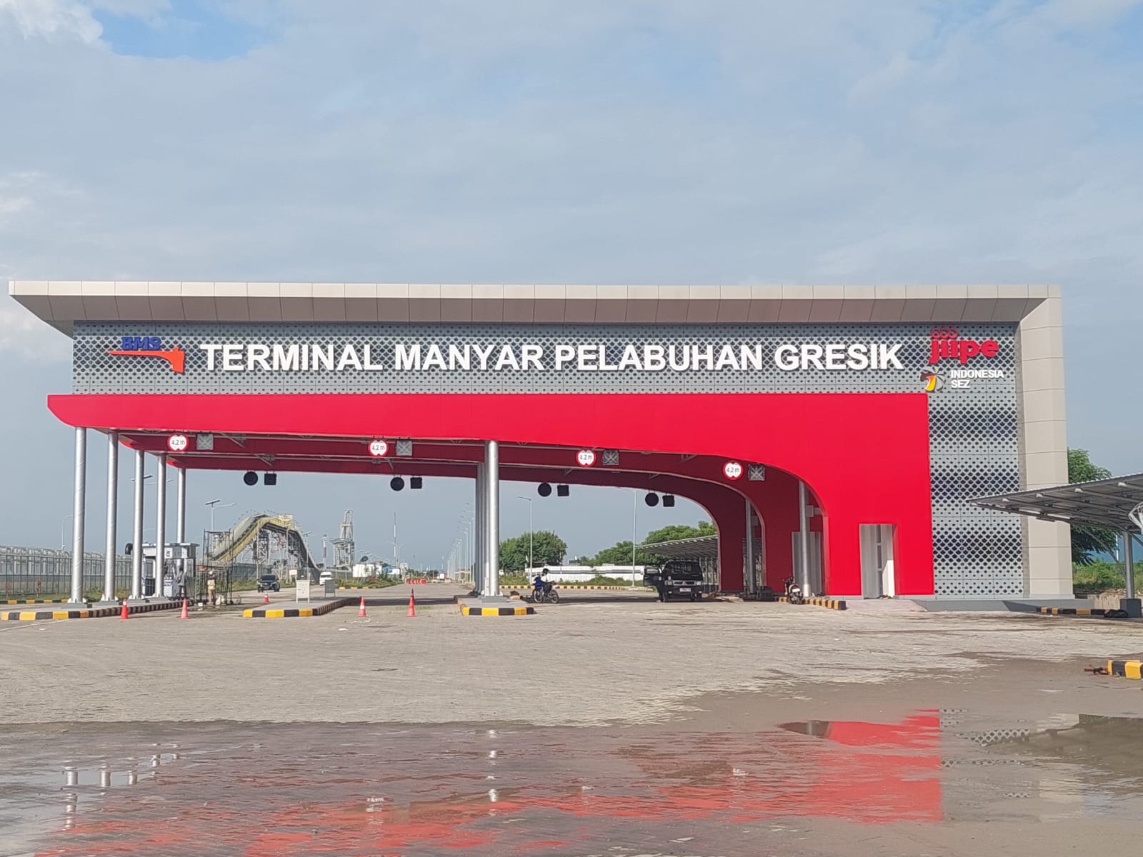 Terminal pelabuhan gresik